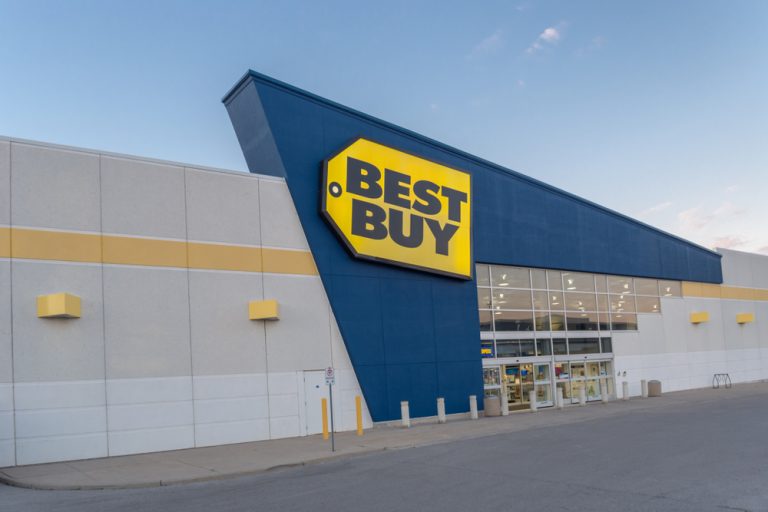 Best-Buy-Struggles-as-Sales-Decline-for-12th-Straight-Quarter