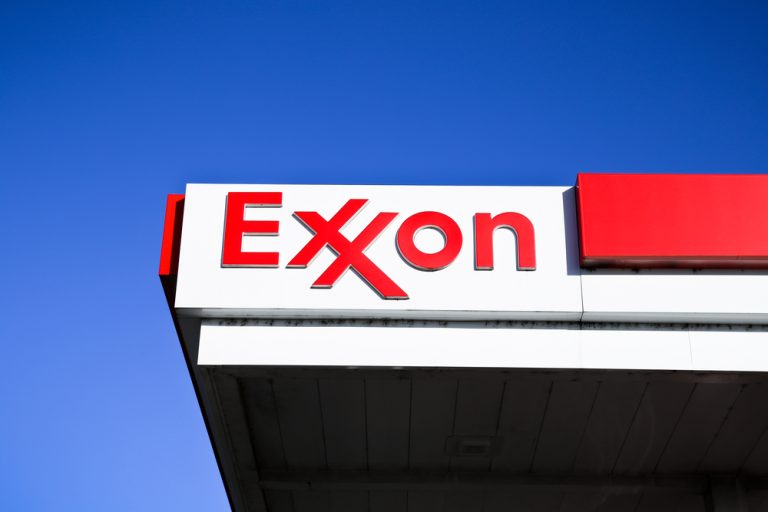exxon-mobil-q1-profit-slumps-amid-lower-crude-prices