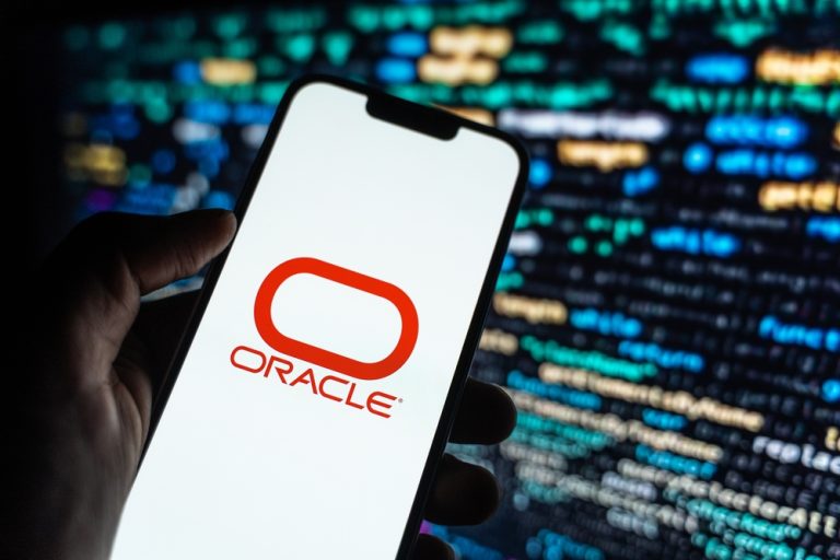oracle-shares-surge-on-cloud-and-ai-growth-boom