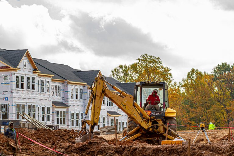 homebuilders-slash-prices-amid-demand-slowdown