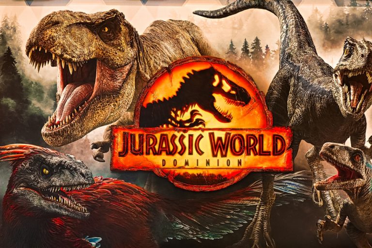 scarlett-johansson-joins-jurassic-universe-after-30-years