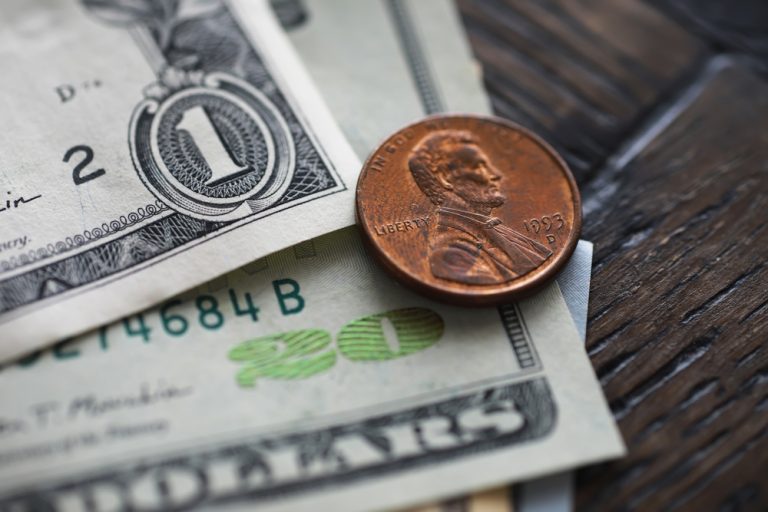 u.s.-dollar-slides-amid-trump’s-economic-shift