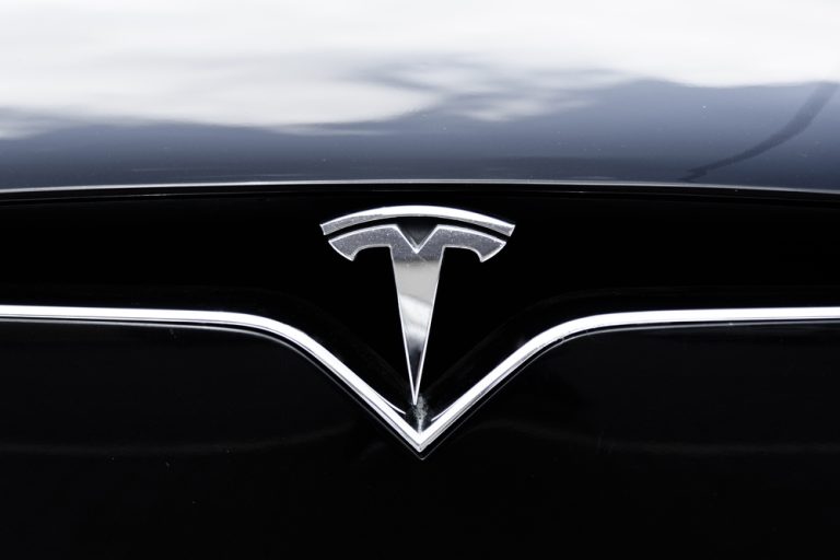 elon-musk-secures-$29b-tesla-package-amid-investor-backlash