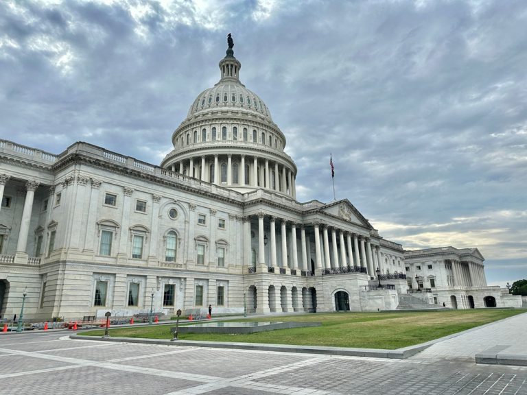 trump-takes-control-of-d.c.-police,-deploys-national-guard