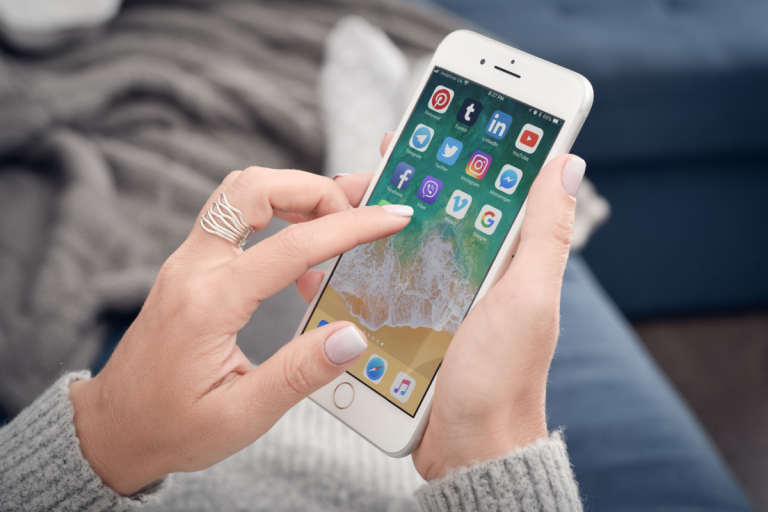 apple-moves-older-macbooks-and-iphones-to-obsolete-list