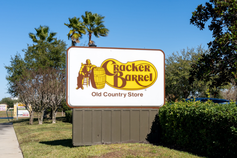 cracker-barrel-halts-restaurant-renovations