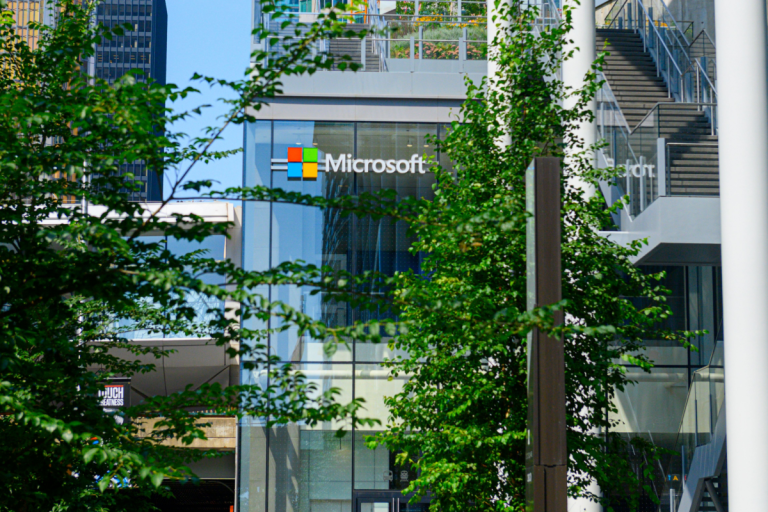 microsoft-grants-free-windows-10-support-in-eu