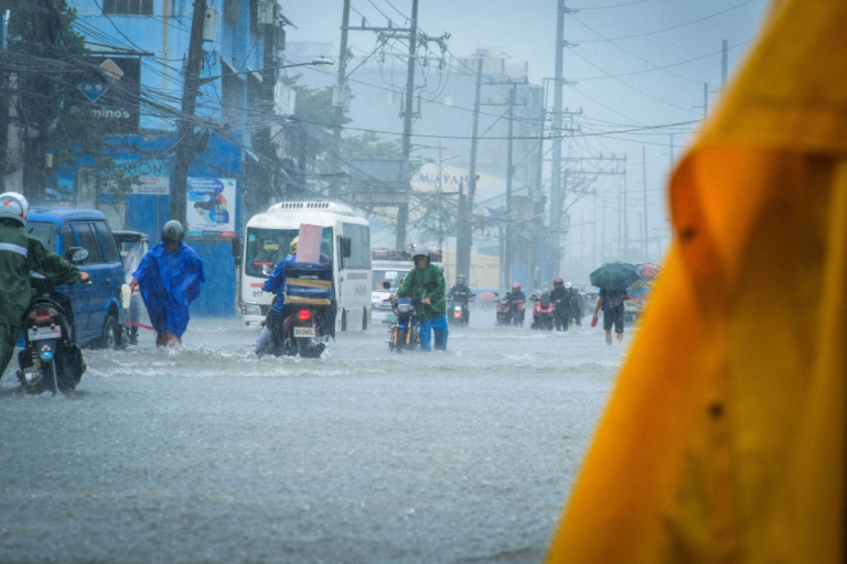 southern-china-and-hong-kong-begin-cleanup-after-ragasa