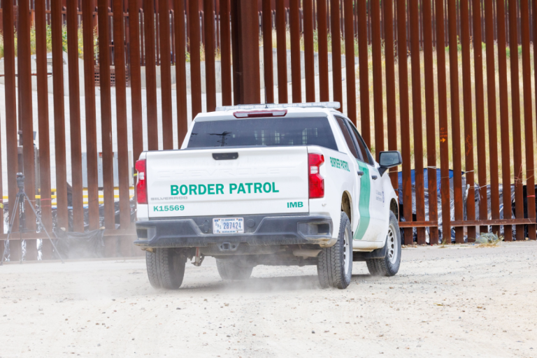 Judge Orders Border Patrol Chief to Report Daily Over Tear Gas Use judge-orders-border-patrol-chief-to-report-daily-over-tear-gas-use