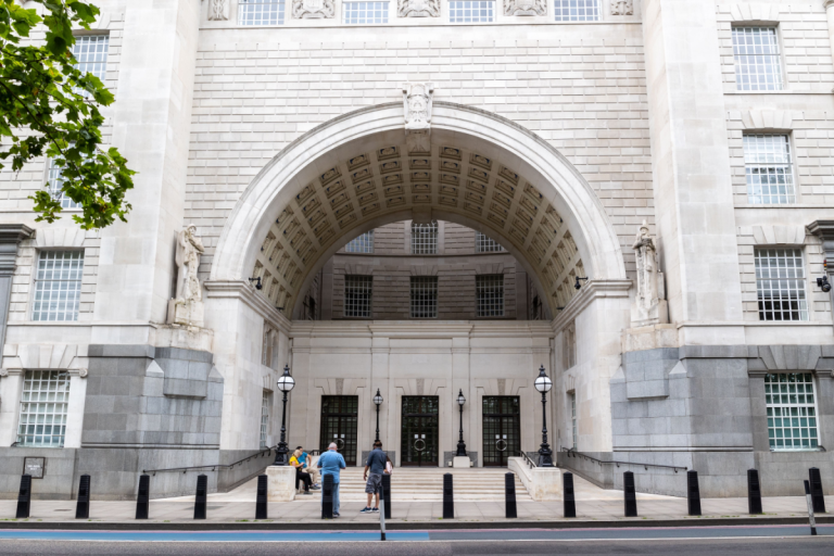 mi5-faces-surge-in-terror-and-state-threats,-warns-director