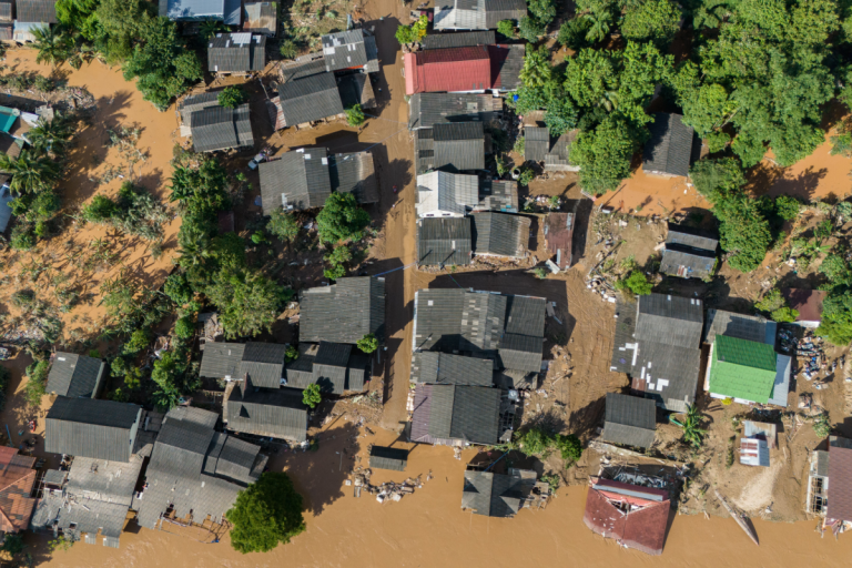 Sri Lankans Unite in Massive Volunteer Effort After Cyclone Ditwah sri-lankans-unite-in-massive-volunteer-effort-after-cyclone-ditwah