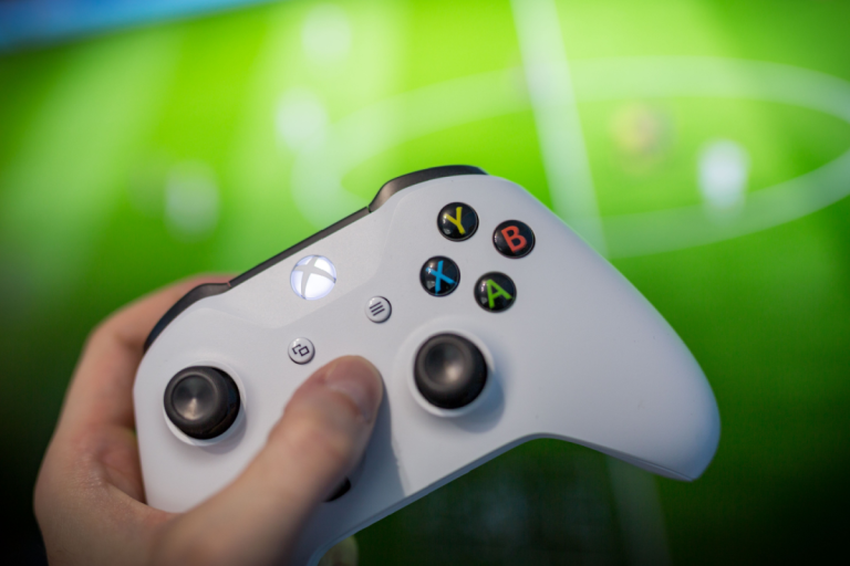 xbox-struggles-as-microsoft-shifts-toward-cloud-gaming