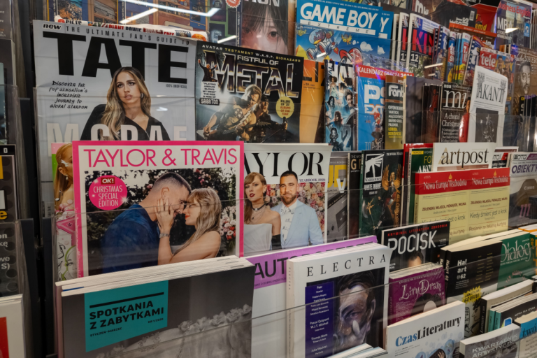 swift-and-kelce-moms-attend-sundance-together