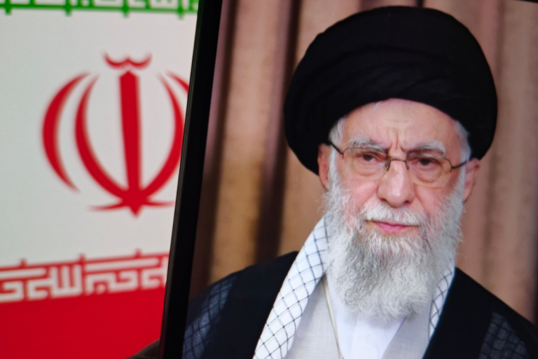 report-israel-used-ai-and-cameras-to-track-khamenei