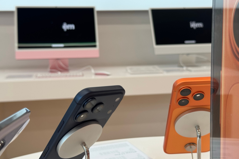 iphone-fold-leak-reveals-bold-design